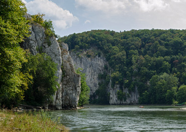 Wälder und Felsen an der Donau